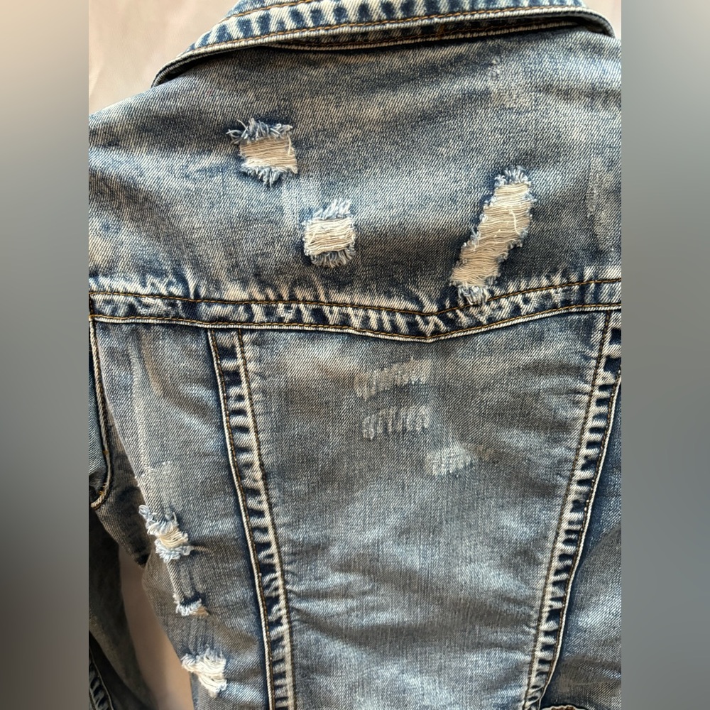 White Crow Women’s Blue Distressed Embroidered Denim Jean Jacket Size Small - Picture 9 of 12